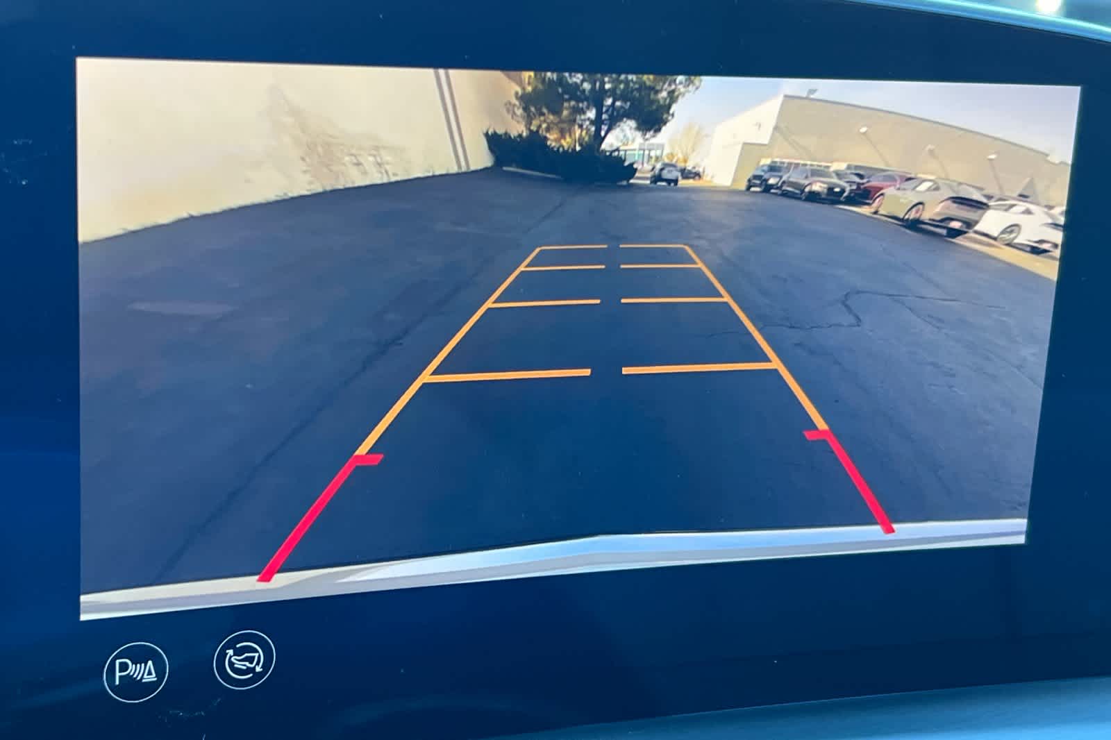 Thumbnail: 2024 Cadillac Lyriq - 21