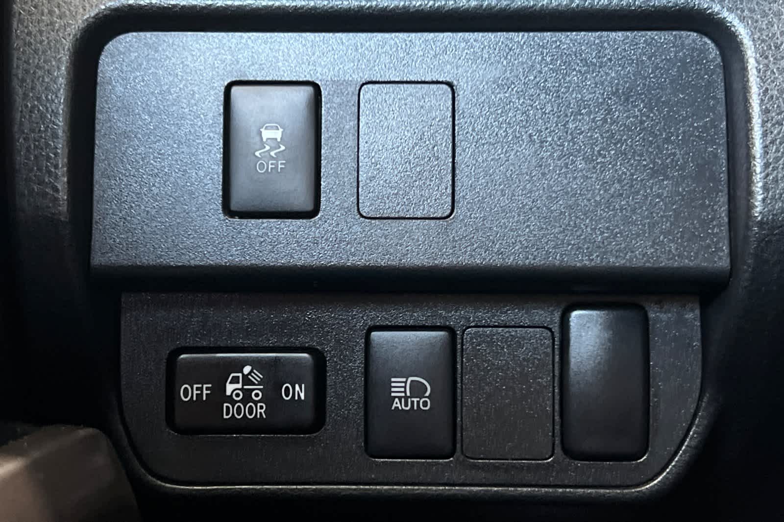 Thumbnail: 2023 Toyota Tacoma - 26