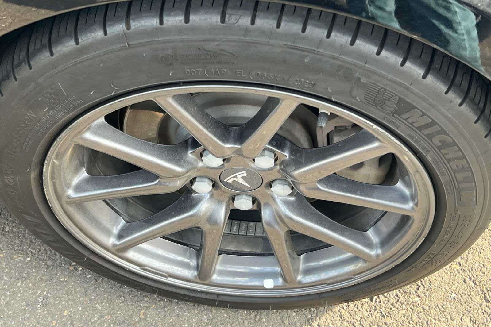 Thumbnail: 2019 Tesla Model 3 - 16