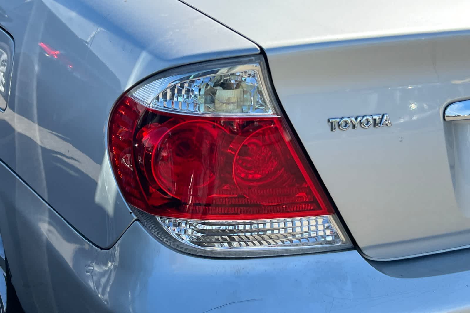 Thumbnail: 2005 Toyota Camry - 19