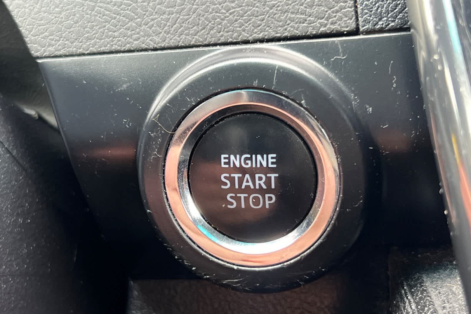 Thumbnail: 2013 Toyota Camry - 23