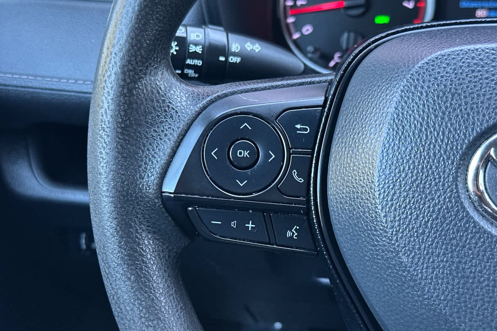 Thumbnail: 2021 Toyota RAV4 - 26