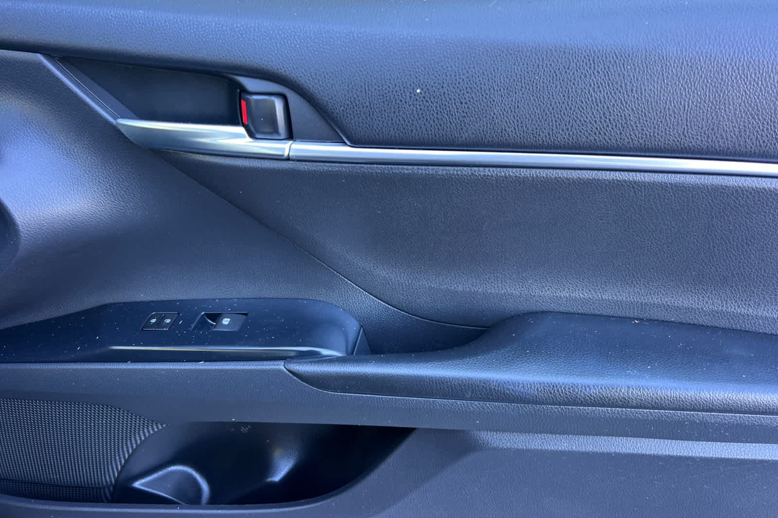 Thumbnail: 2018 Toyota Camry - 17