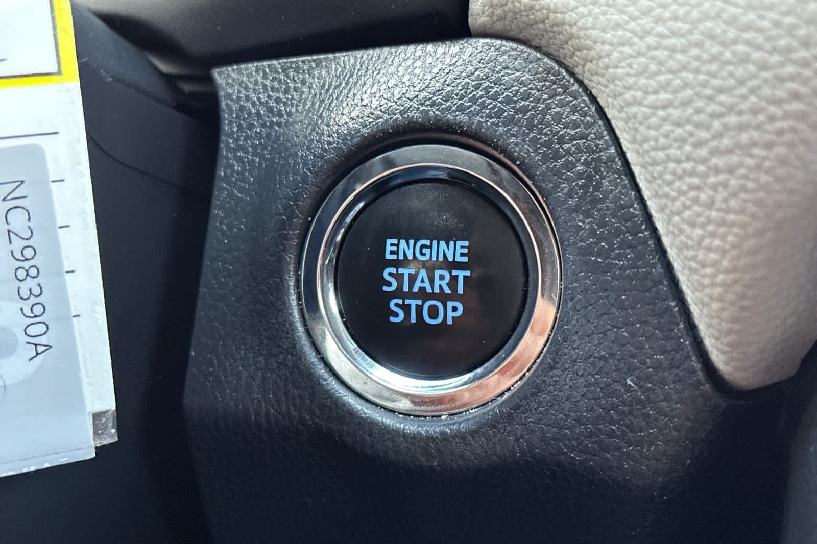 Thumbnail: 2022 Toyota RAV4 - 24