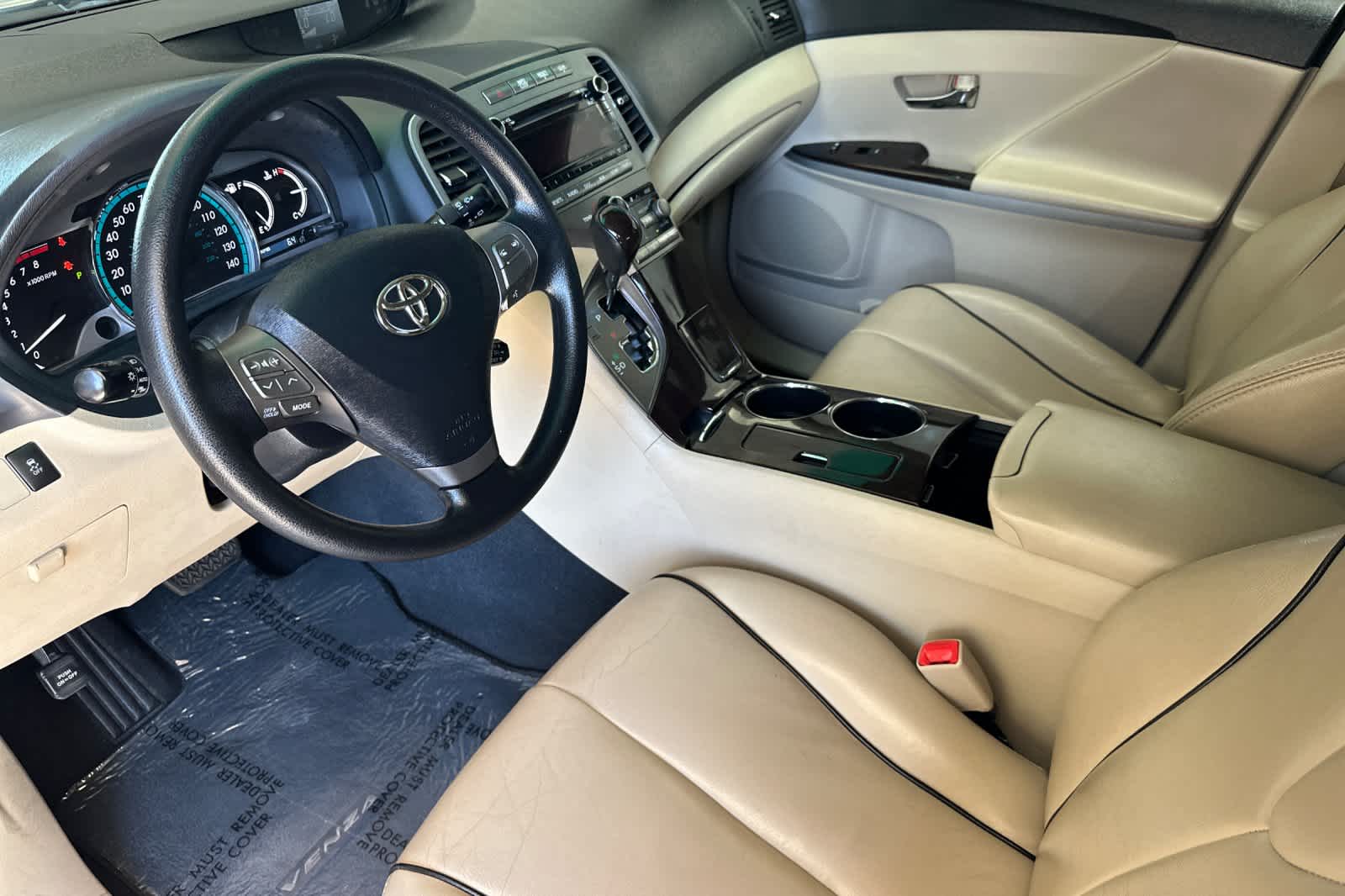 Thumbnail: 2010 Toyota Venza - 11