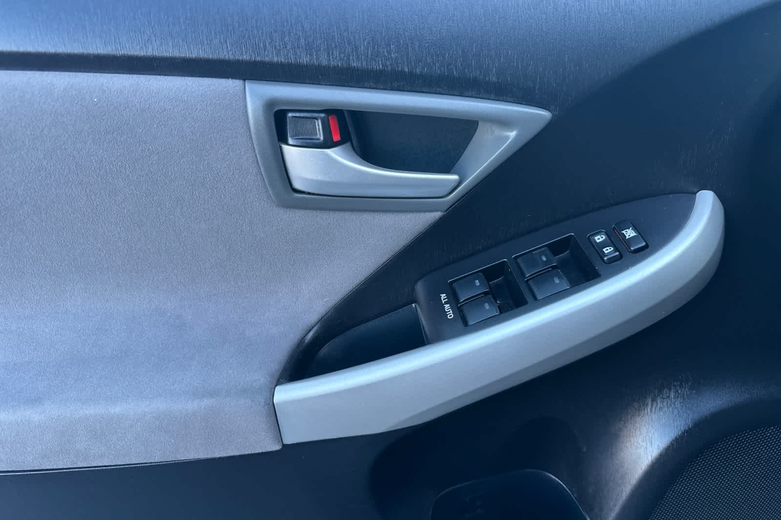 Thumbnail: 2014 Toyota Prius - 12