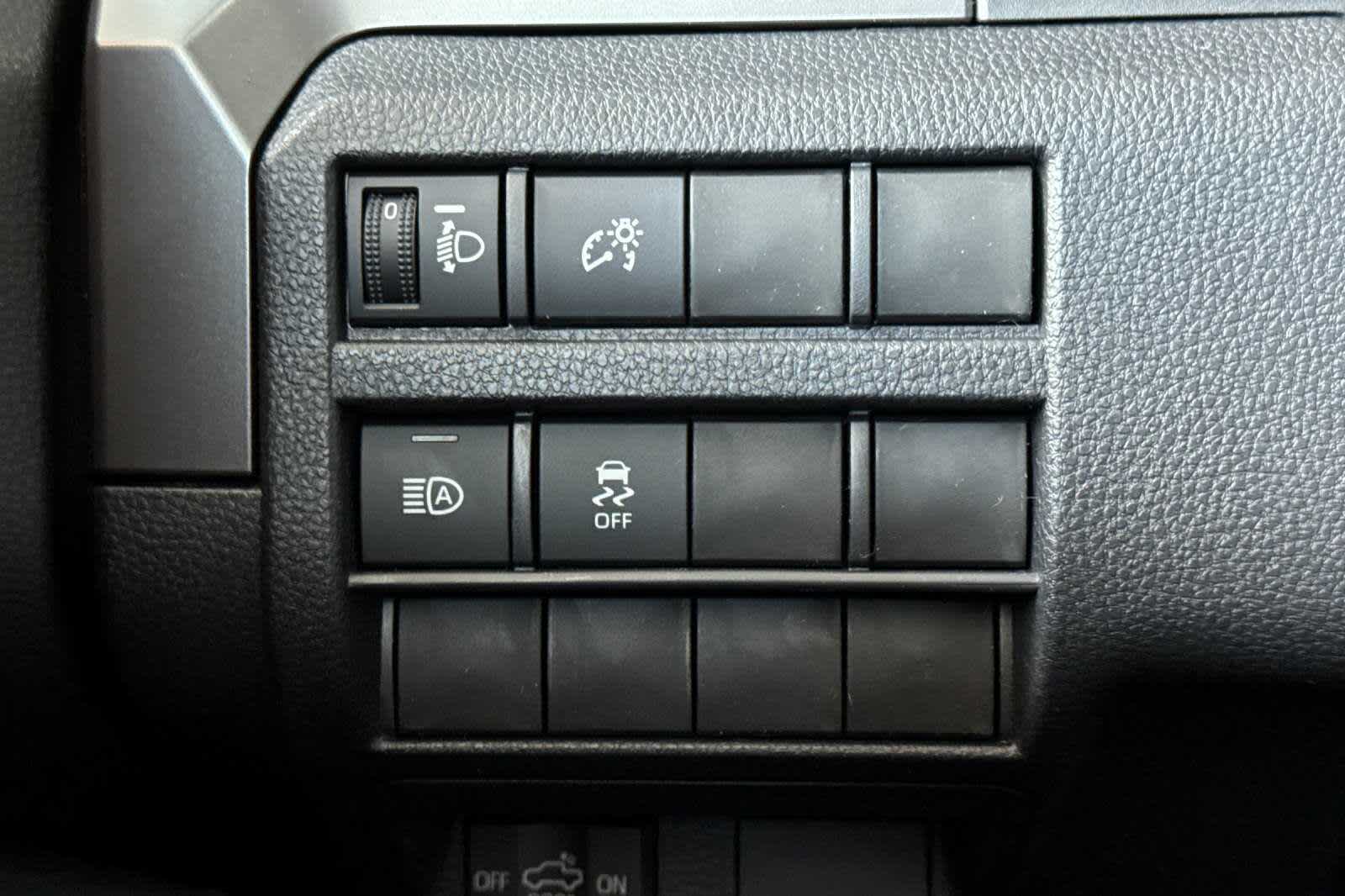 2025 Toyota Tacoma TRD Off-Road 27