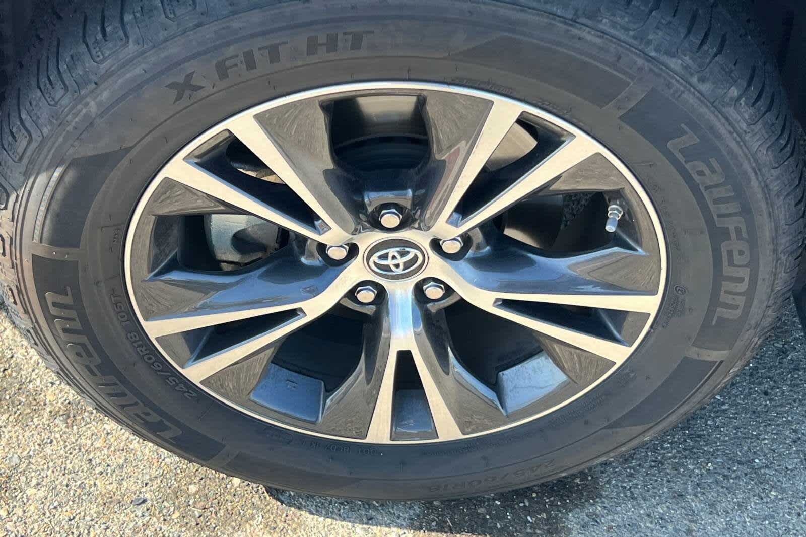 Thumbnail: 2018 Toyota Highlander - 22