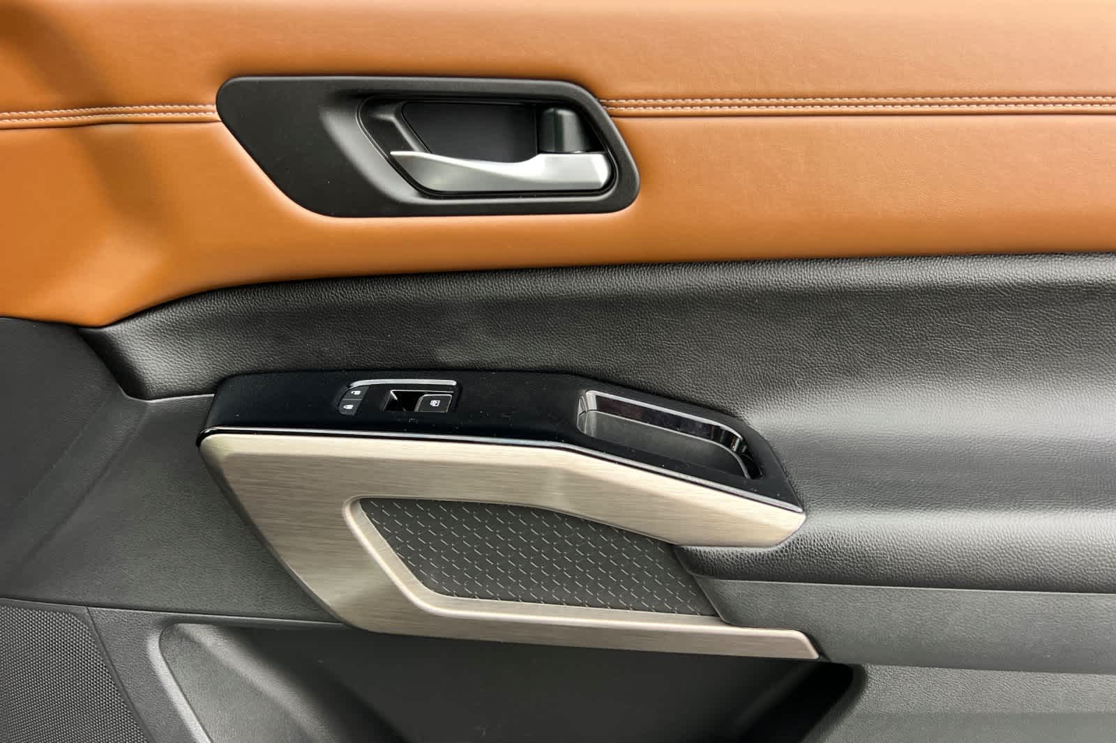 Thumbnail: 2023 Nissan Pathfinder - 20