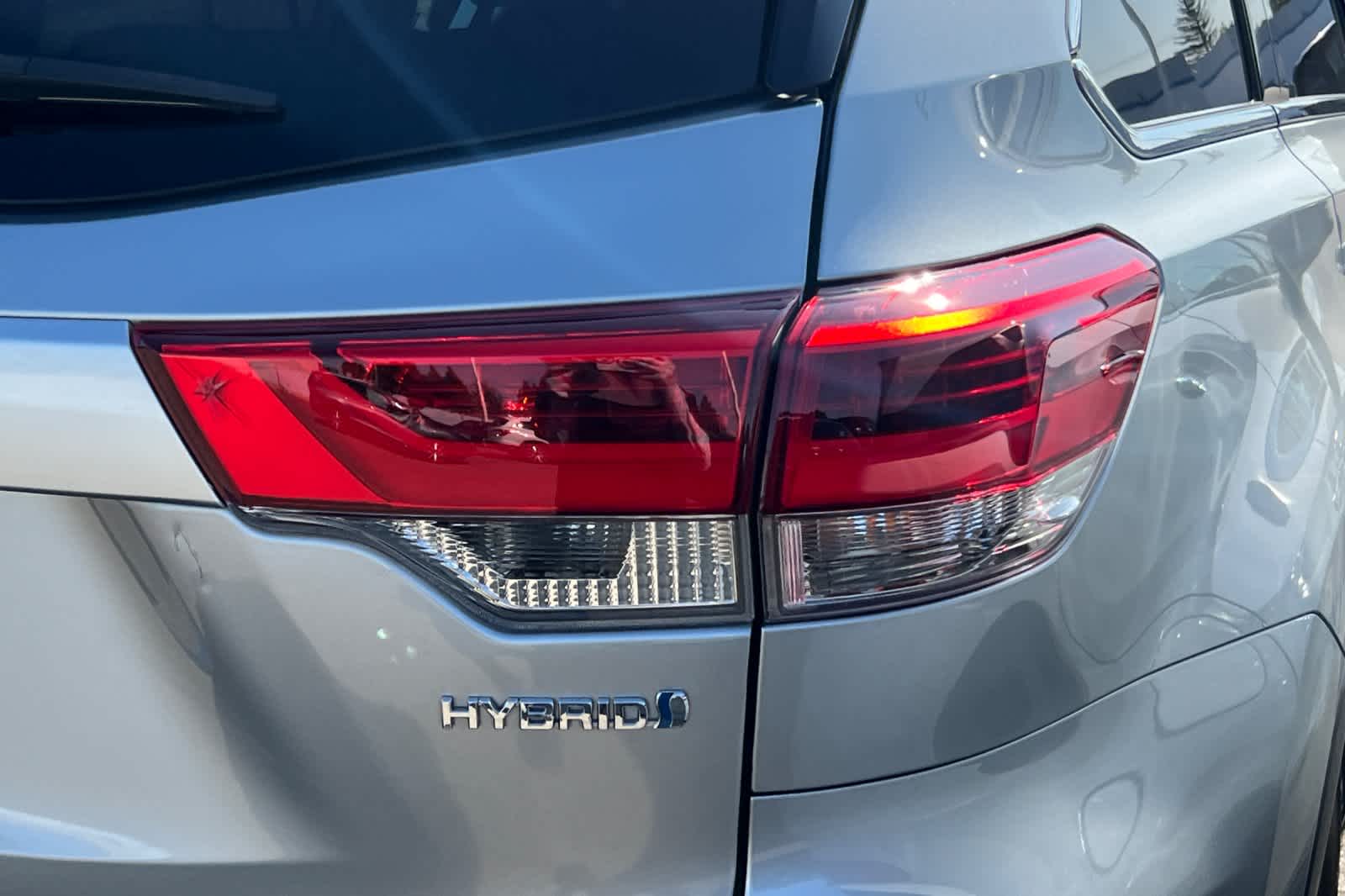 Thumbnail: 2018 Toyota Highlander - 17