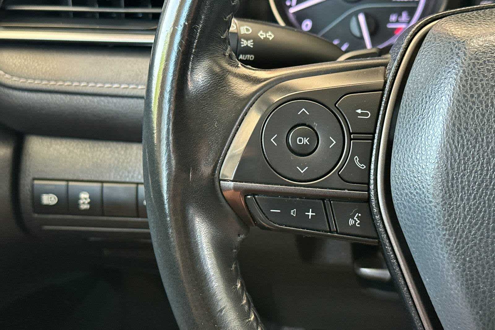 2022 Toyota Camry SE 23