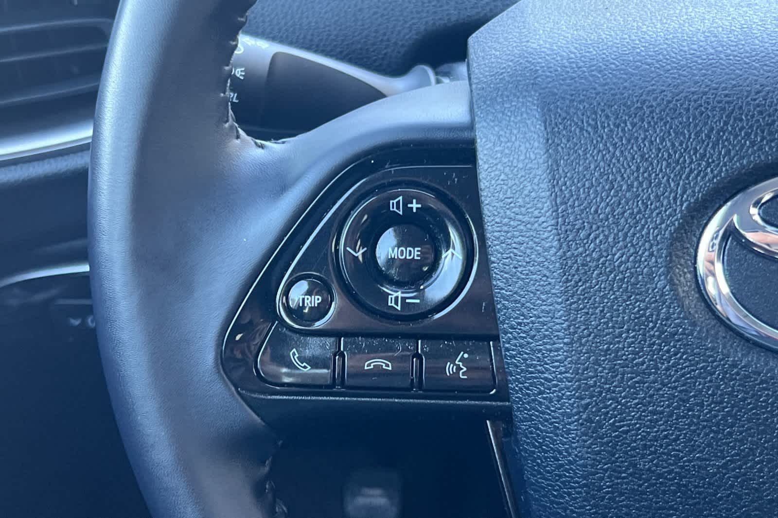 Thumbnail: 2022 Toyota Prius Prime - 25