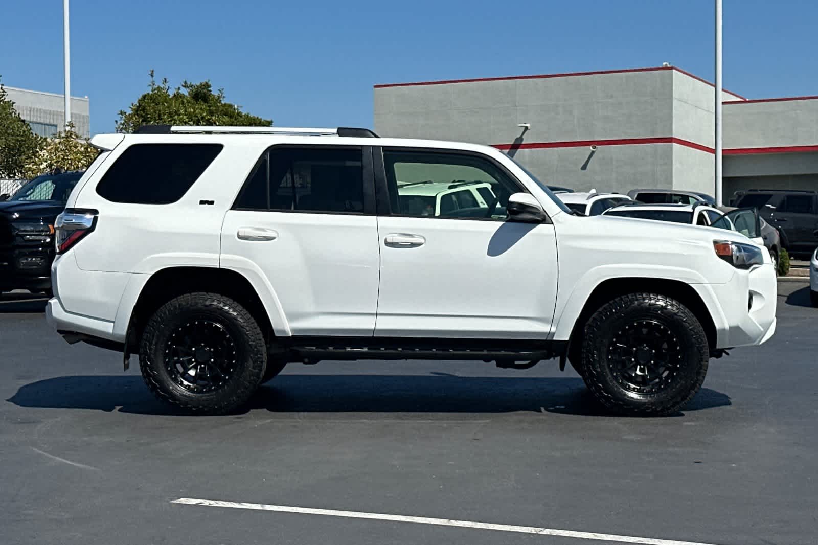 Thumbnail: 2023 Toyota 4Runner - 6