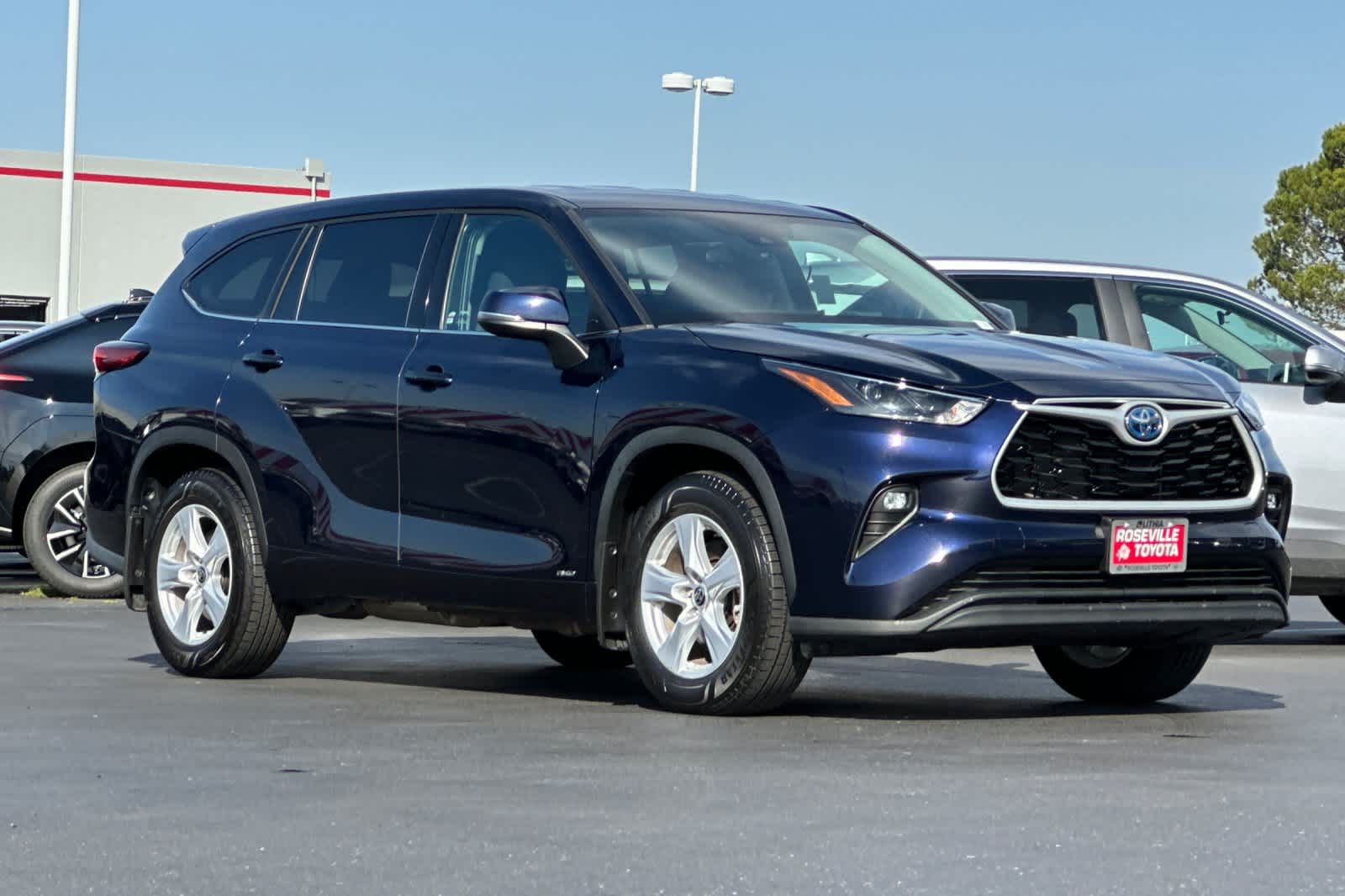 Thumbnail: 2022 Toyota Highlander - 5