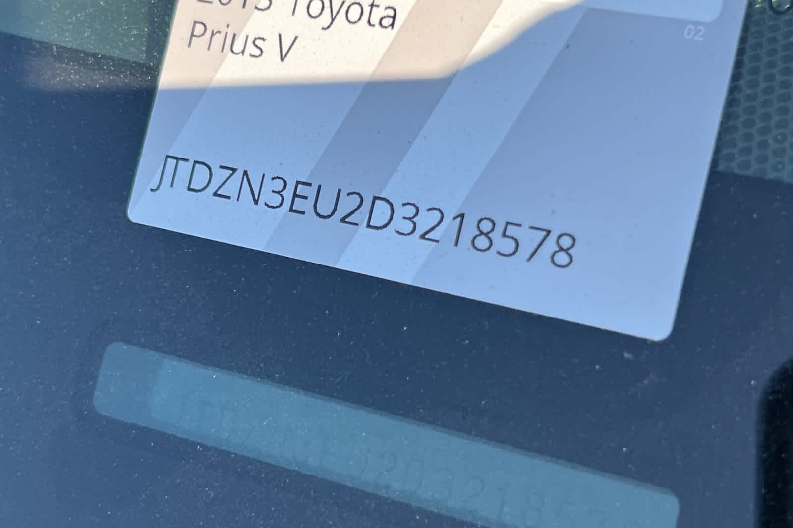 Thumbnail: 2013 Toyota Prius v - 23