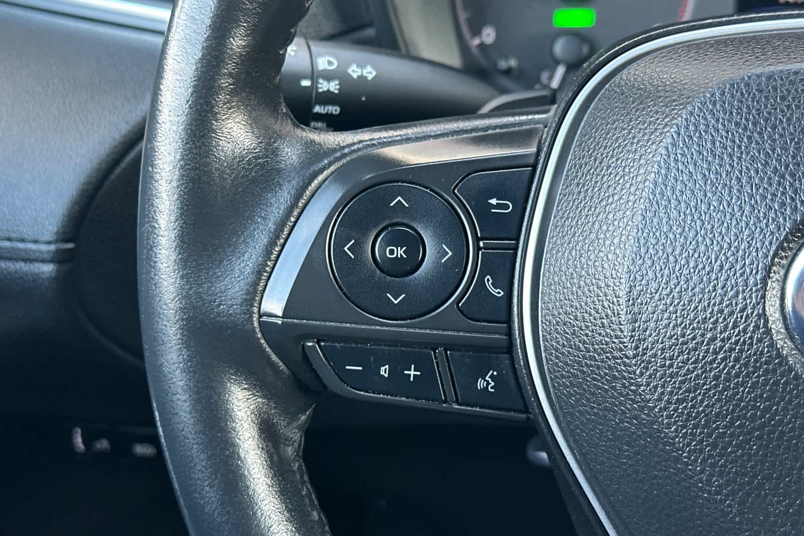 Thumbnail: 2023 Toyota Corolla Cross - 25