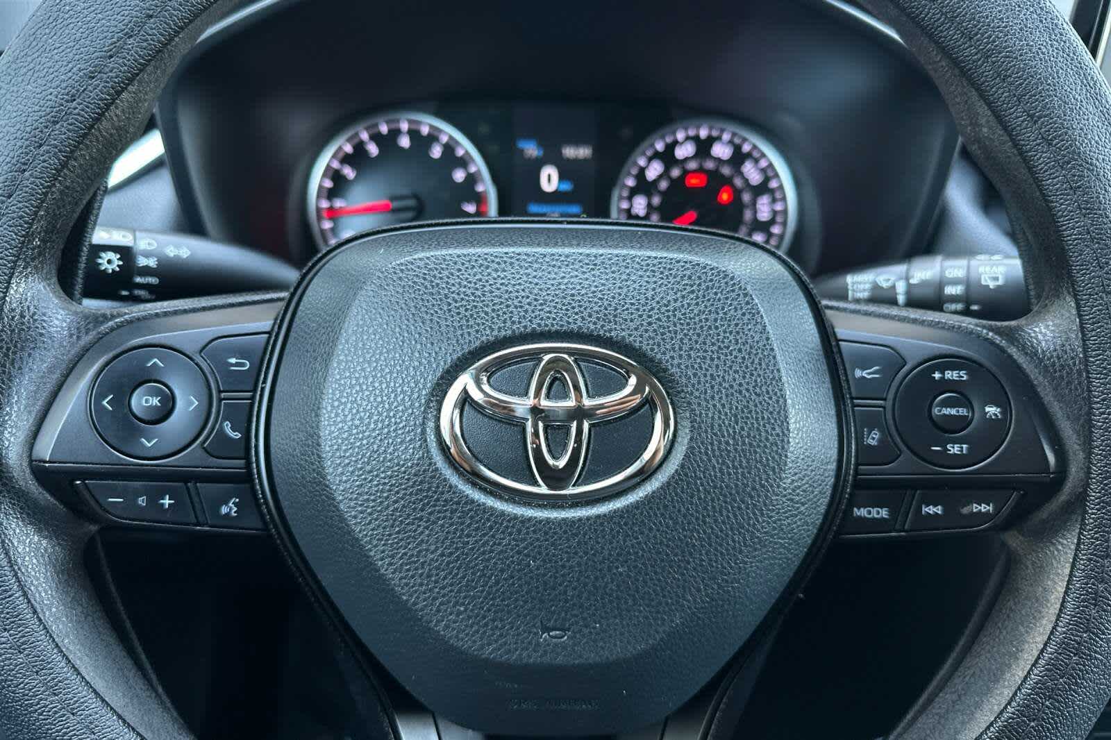 Thumbnail: 2022 Toyota RAV4 - 25