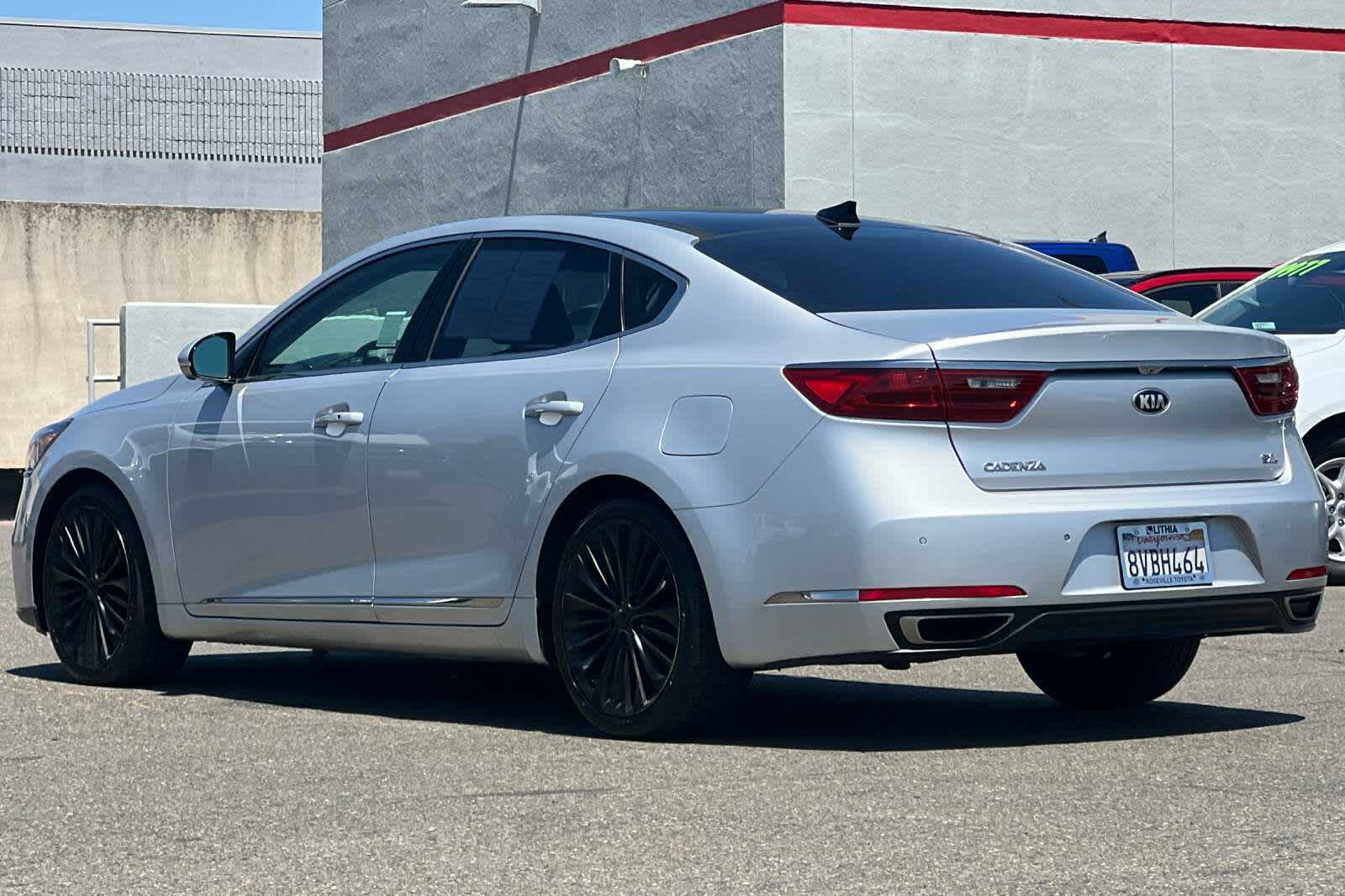 Thumbnail: 2017 Kia Cadenza - 7