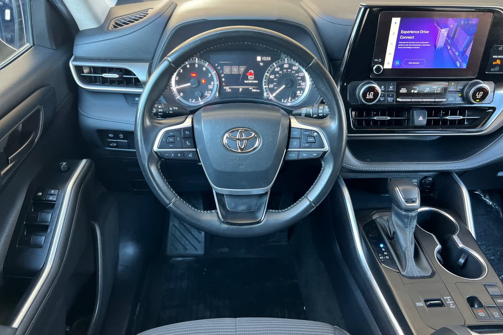 Thumbnail: 2023 Toyota Highlander - 15