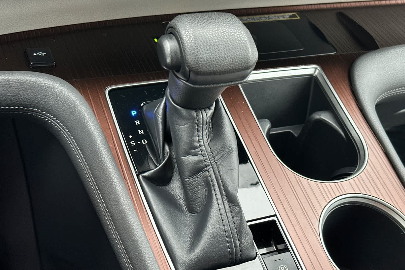 Thumbnail: 2022 Toyota Sienna - 24