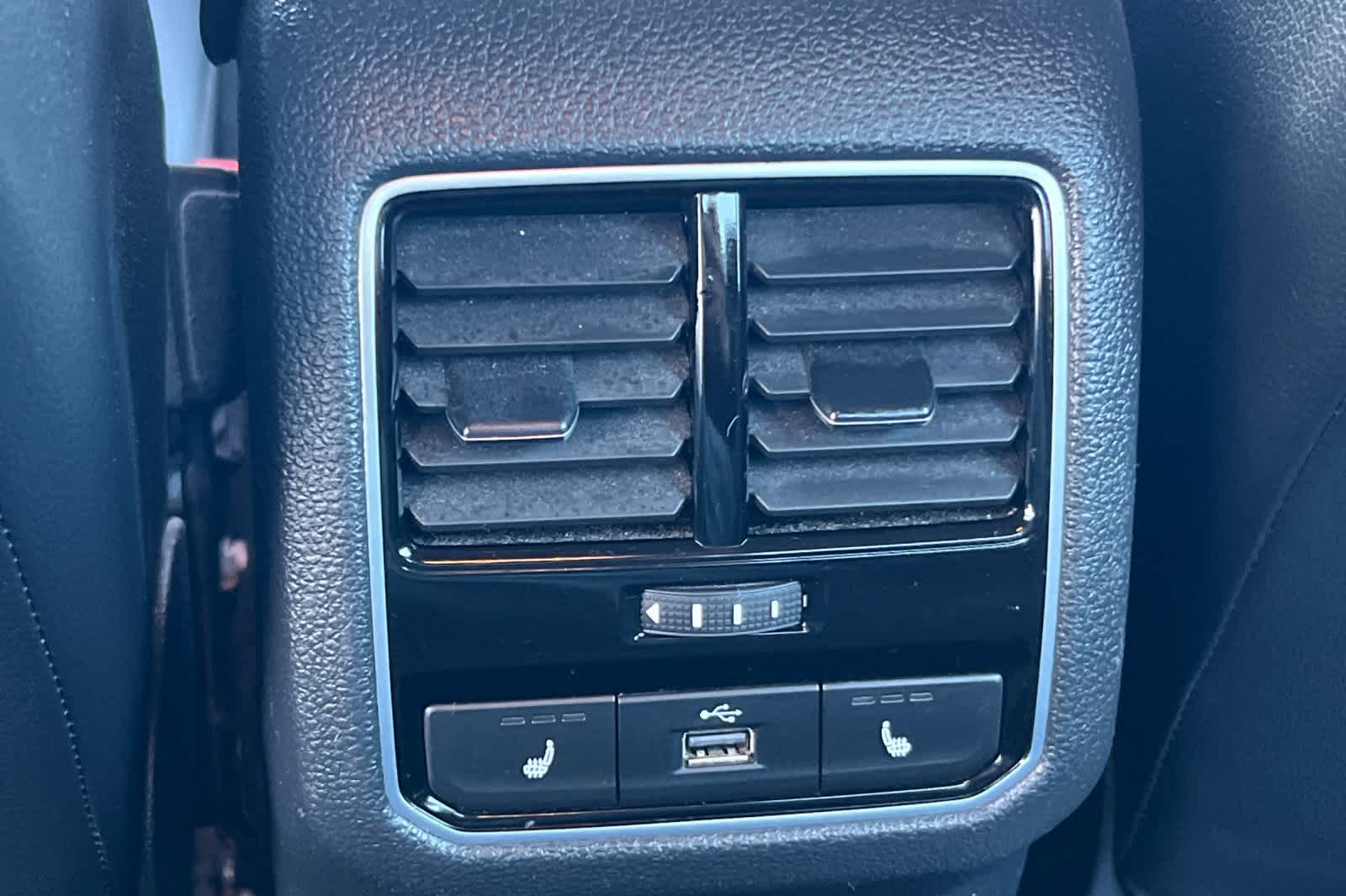 Thumbnail: 2018 Volkswagen Passat - 14