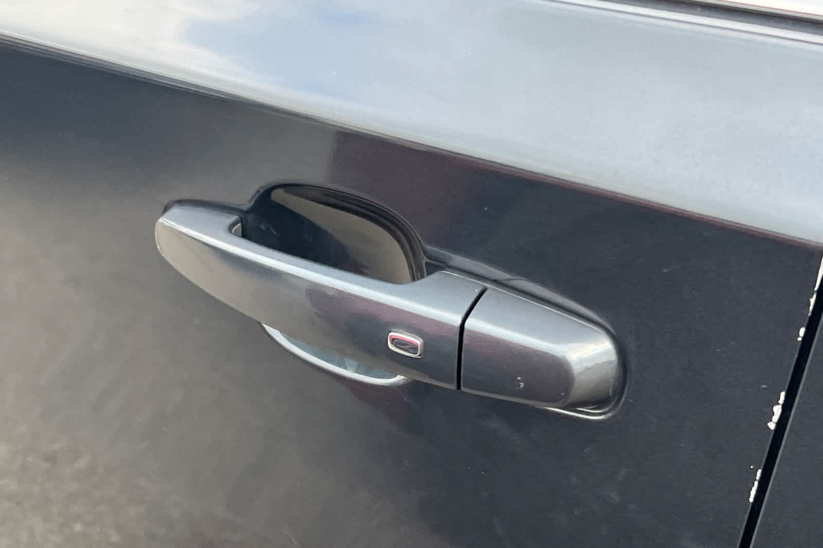 Thumbnail: 2021 Chevrolet Traverse - 19