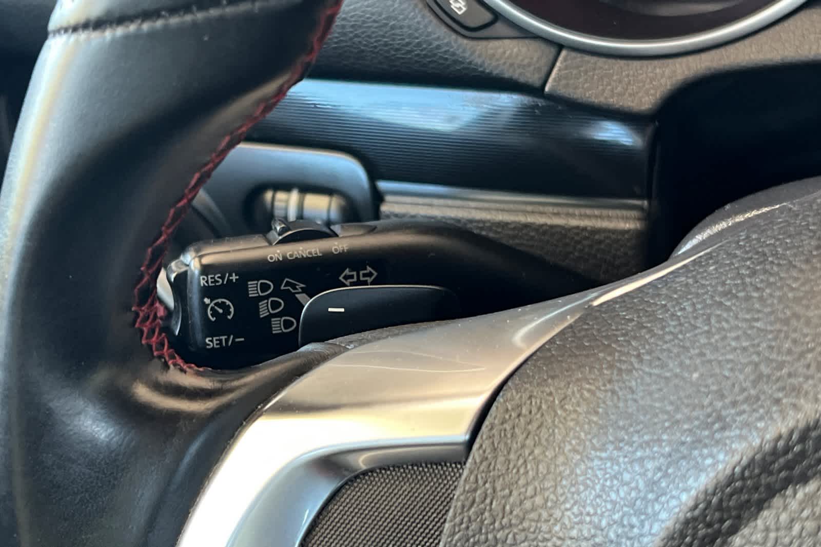 Thumbnail: 2012 Volkswagen Golf - 24