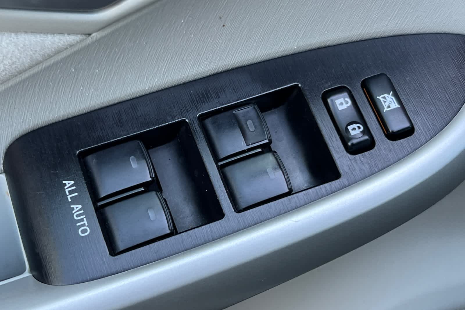 Thumbnail: 2013 Toyota Prius - 13