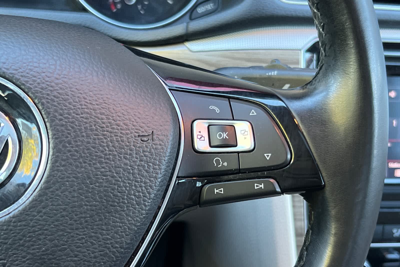 Thumbnail: 2018 Volkswagen Passat - 26