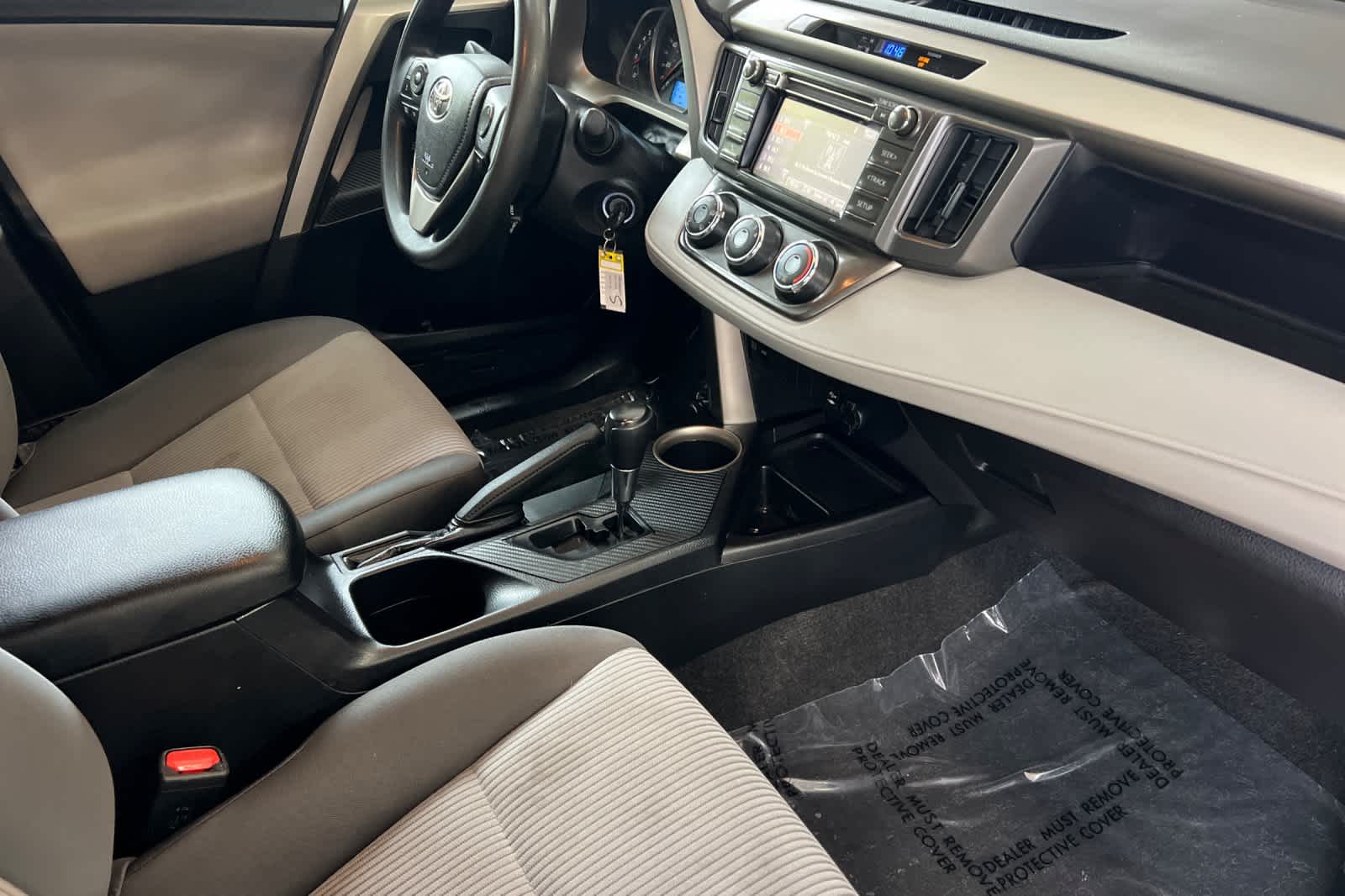 Thumbnail: 2015 Toyota RAV4 - 16