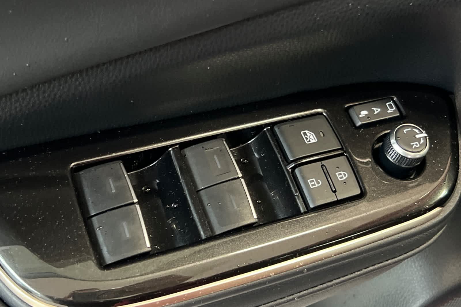 Thumbnail: 2026 Toyota Crown Signia - 13