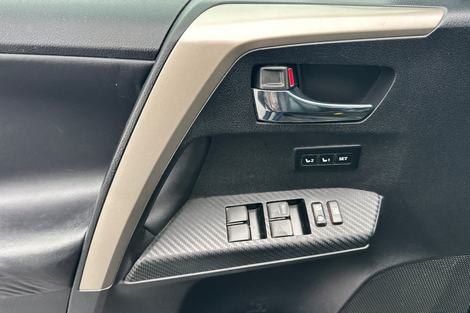 Thumbnail: 2013 Toyota RAV4 - 12