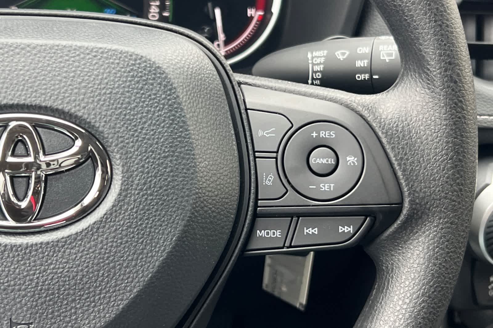 Thumbnail: 2025 Toyota RAV4 - 25