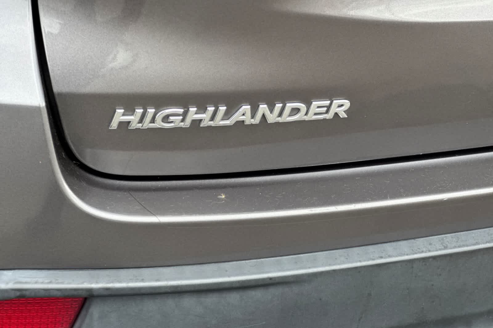 2018 Toyota Highlander LE 33