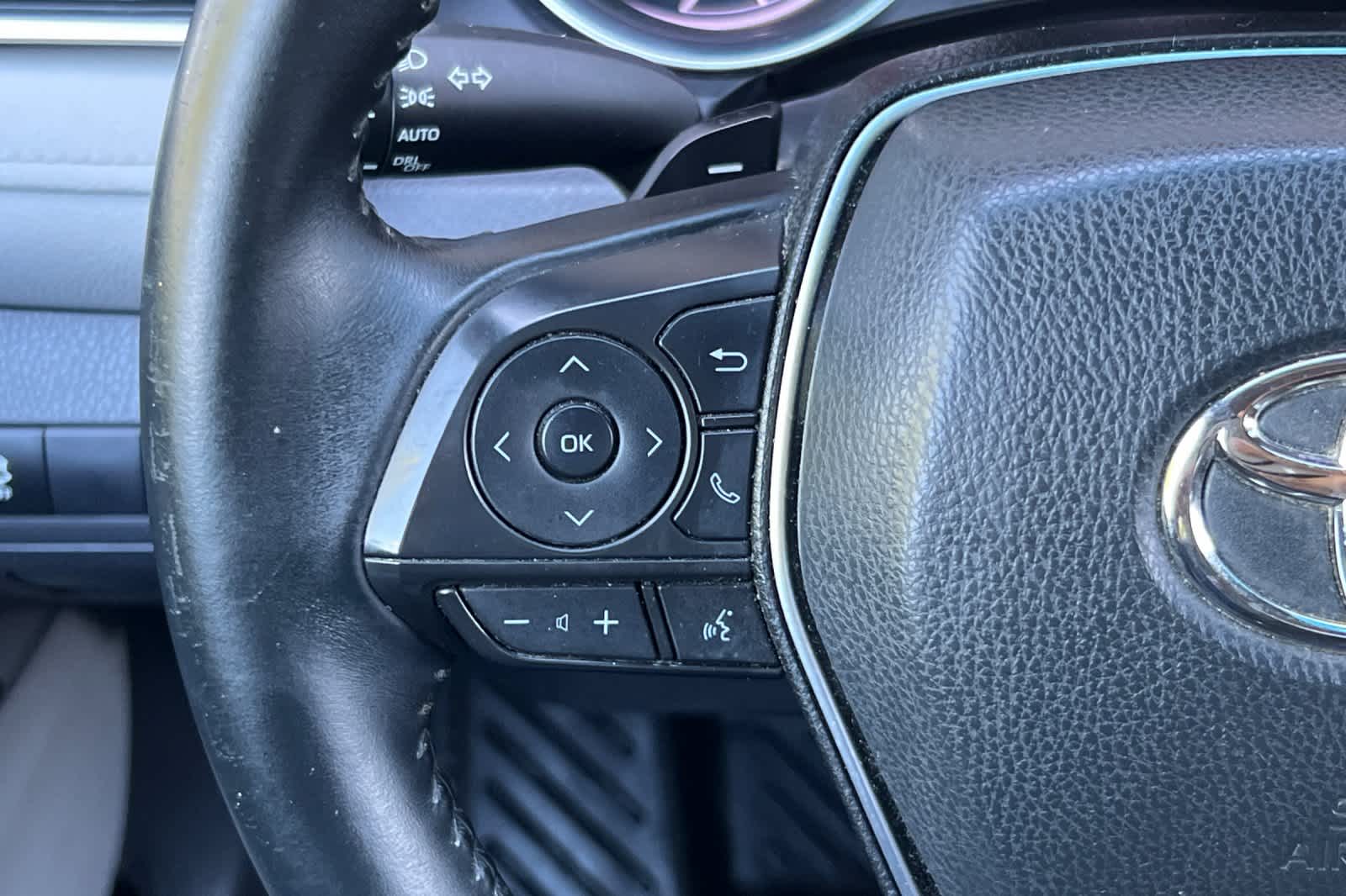 Thumbnail: 2018 Toyota Camry - 24