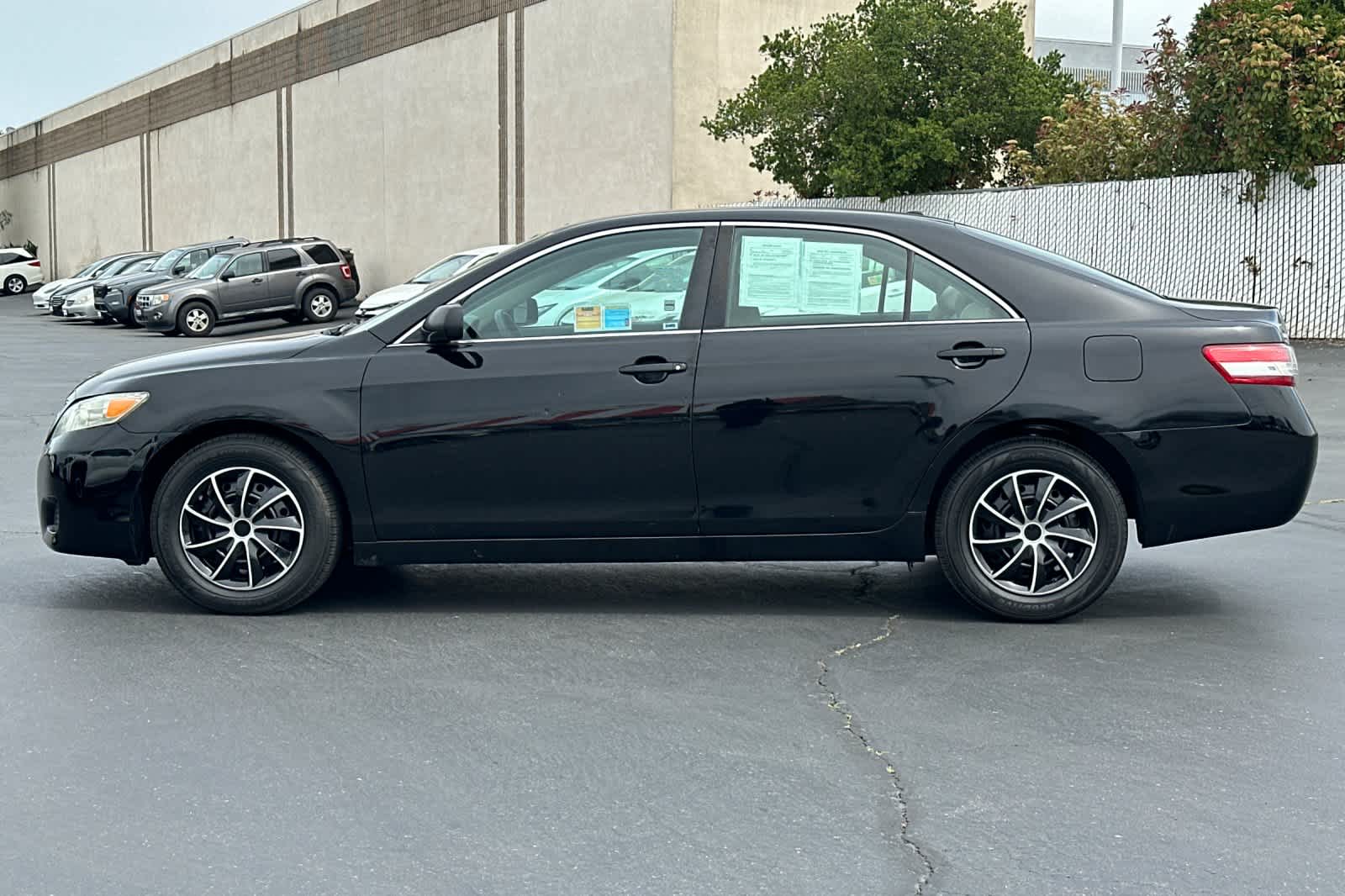 Thumbnail: 2011 Toyota Camry - 9