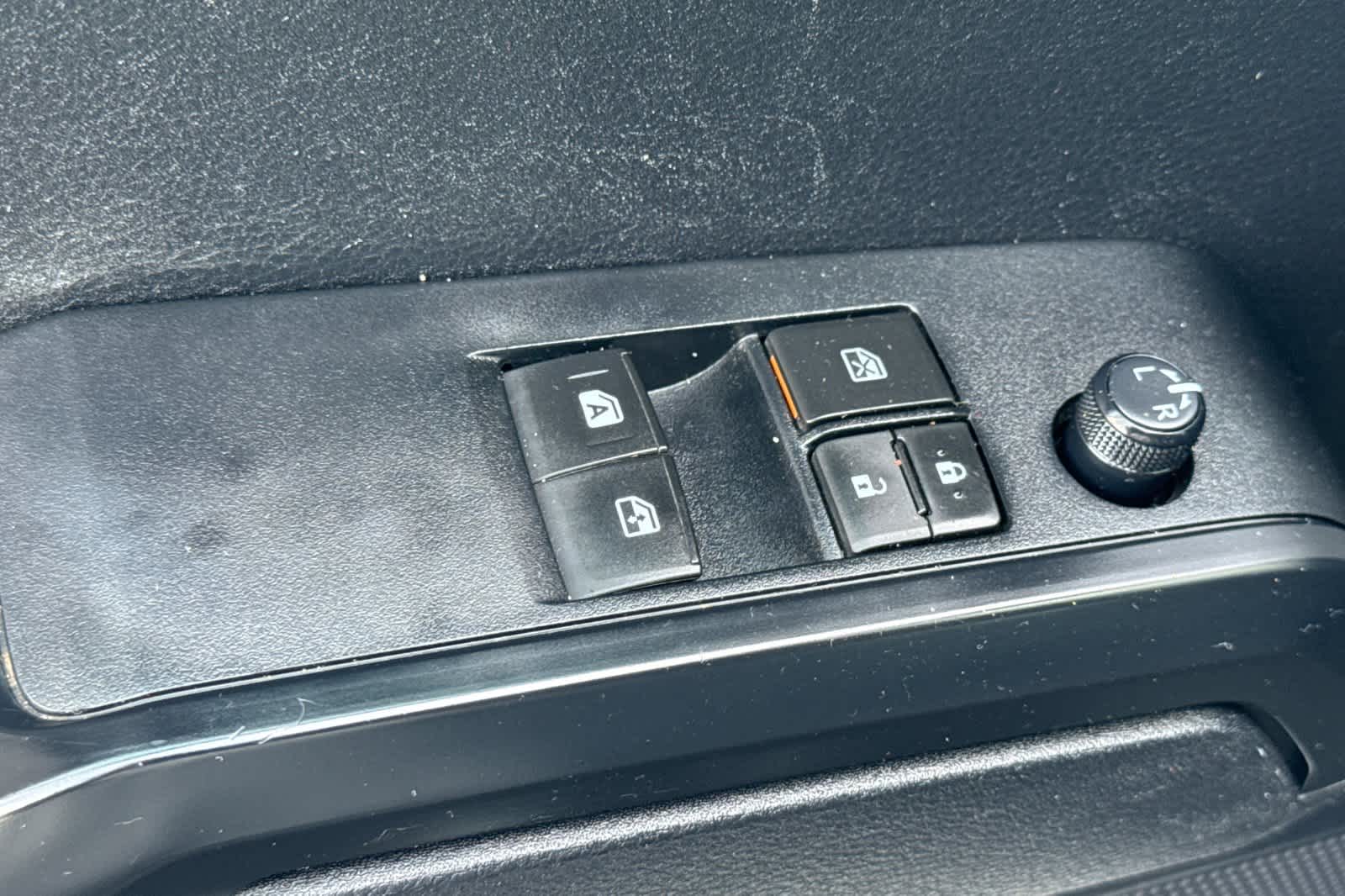 Thumbnail: 2020 Toyota Tacoma - 13