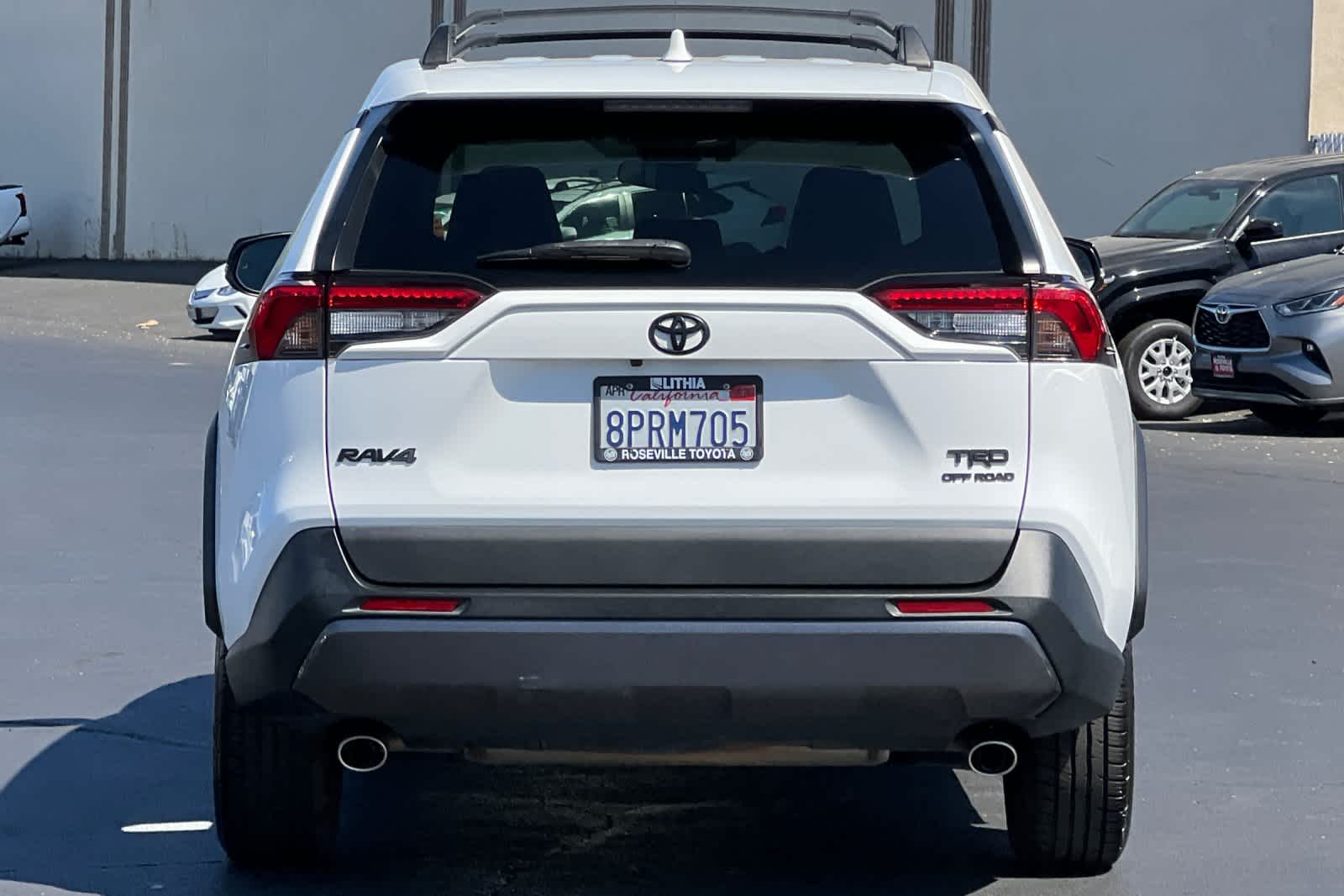 Thumbnail: 2020 Toyota RAV4 - 8