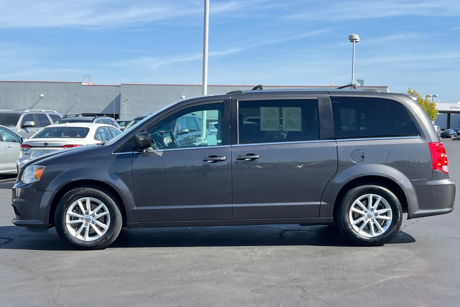 Thumbnail: 2019 Dodge Grand Caravan - 9