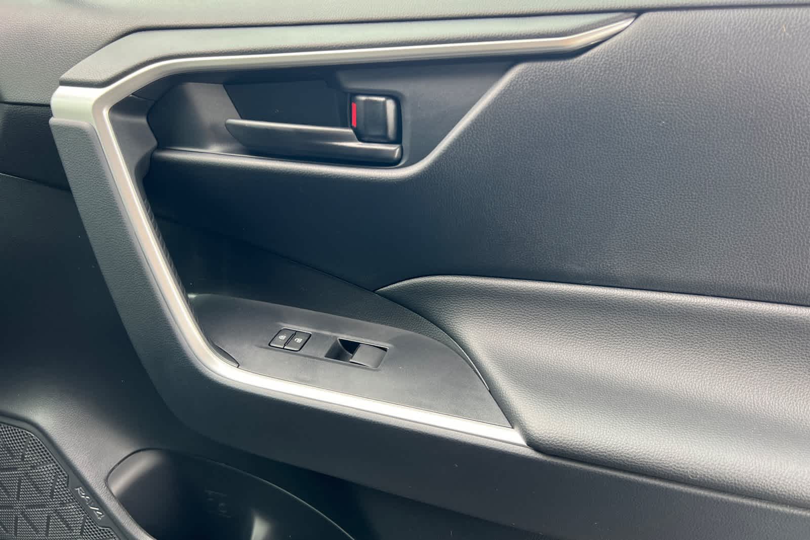 Thumbnail: 2025 Toyota RAV4 - 18