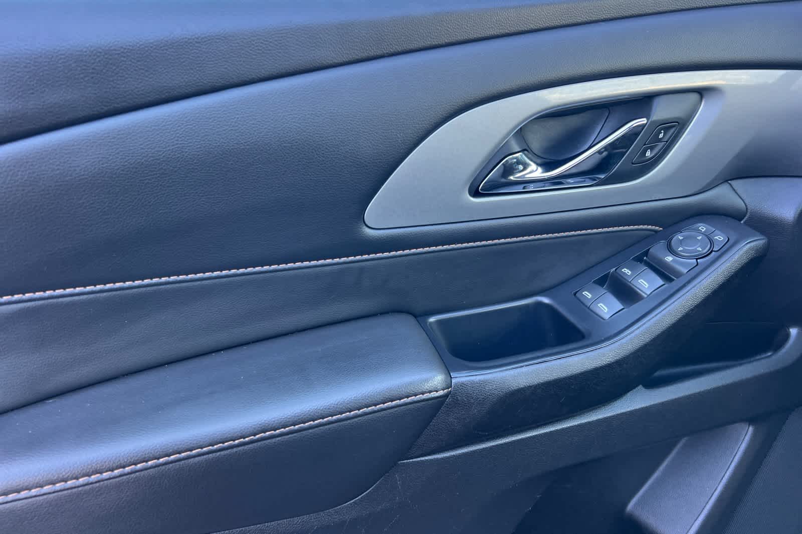 Thumbnail: 2021 Chevrolet Traverse - 12