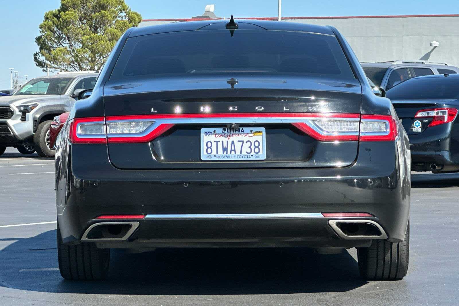 Thumbnail: 2018 Lincoln Continental - 8