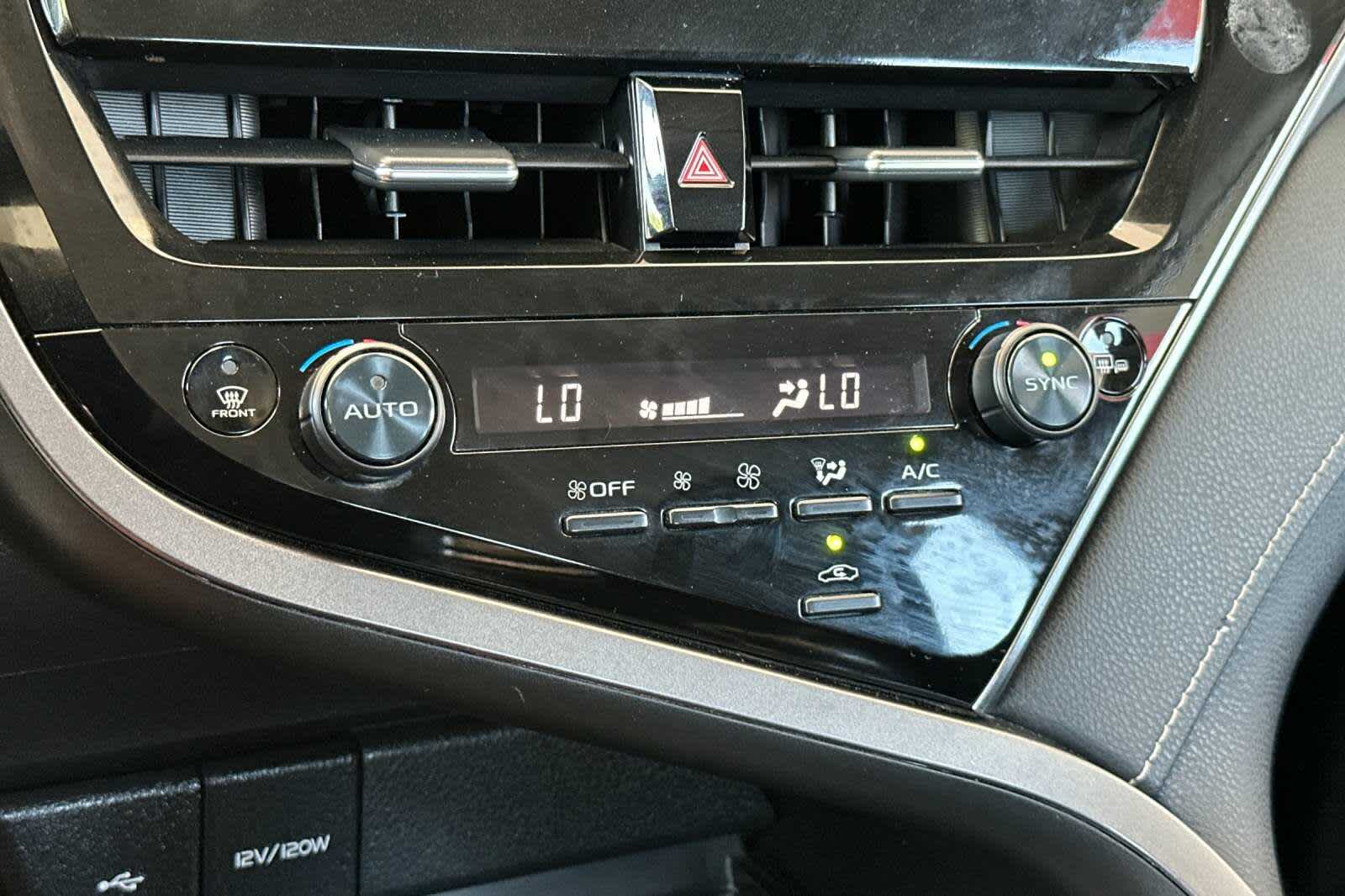 2022 Toyota Camry SE 20