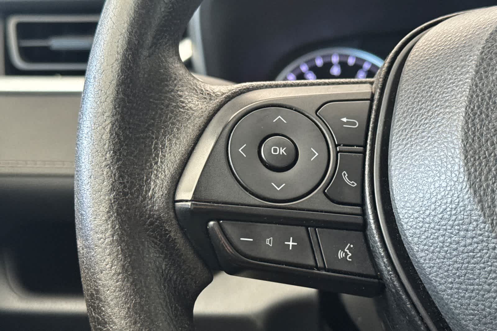 Thumbnail: 2022 Toyota RAV4 - 25