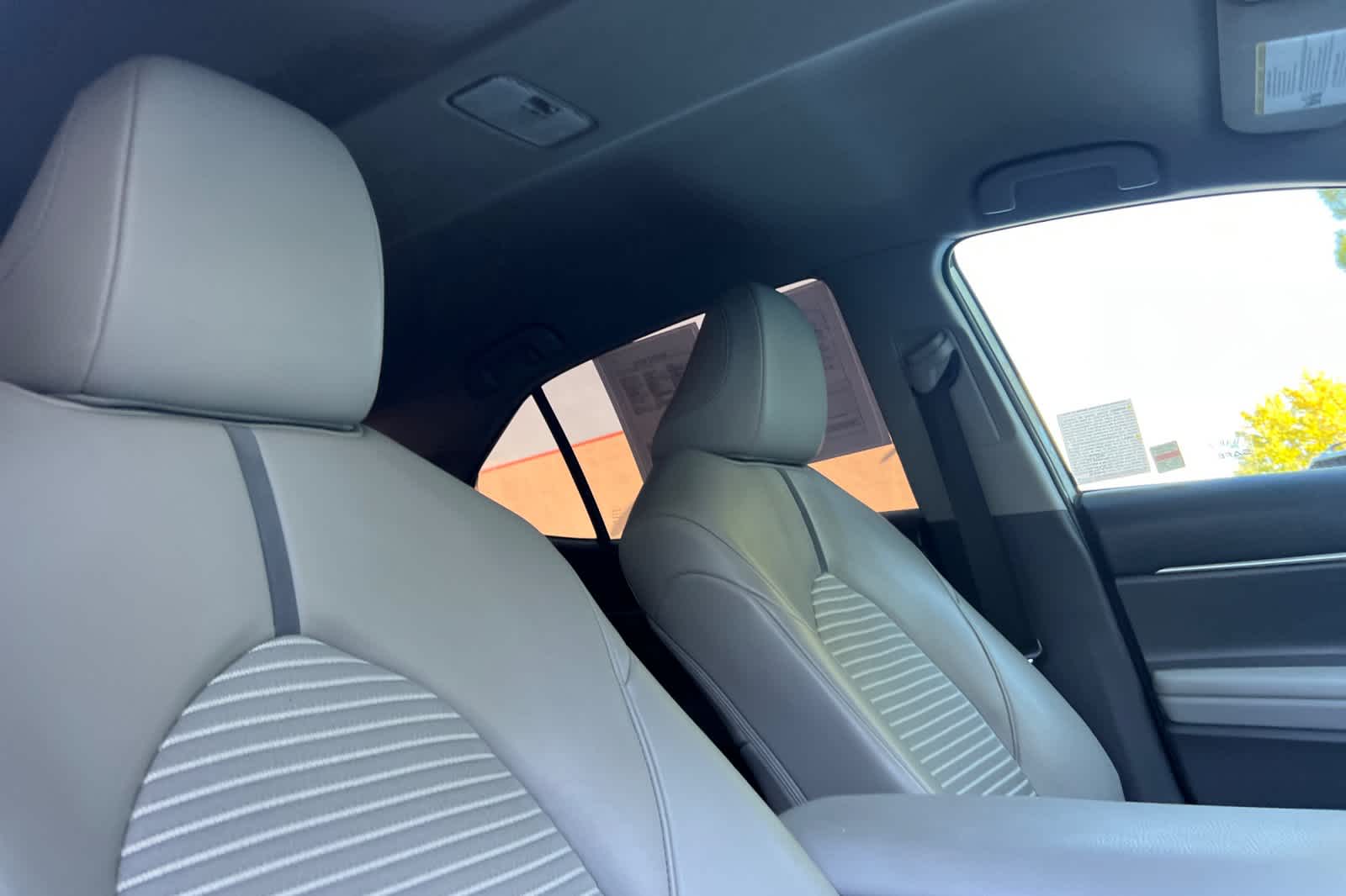 Thumbnail: 2022 Toyota Camry - 16