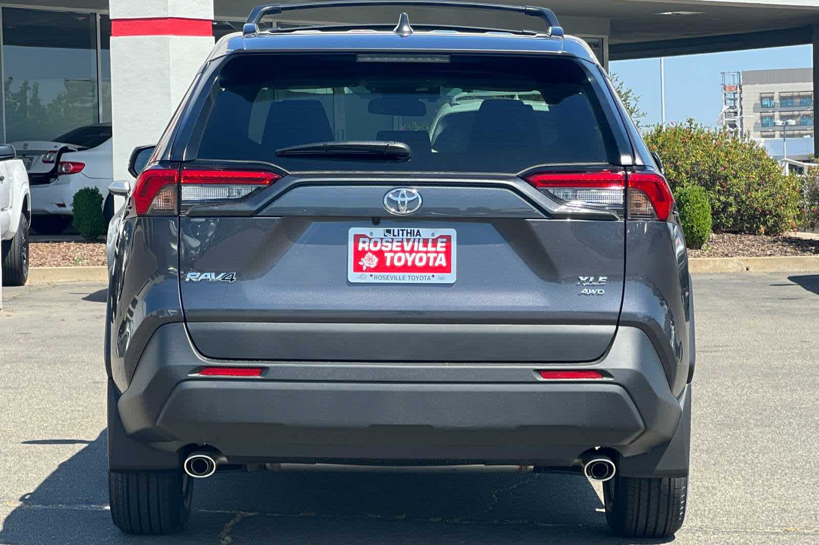 2025 Toyota RAV4 XLE 6