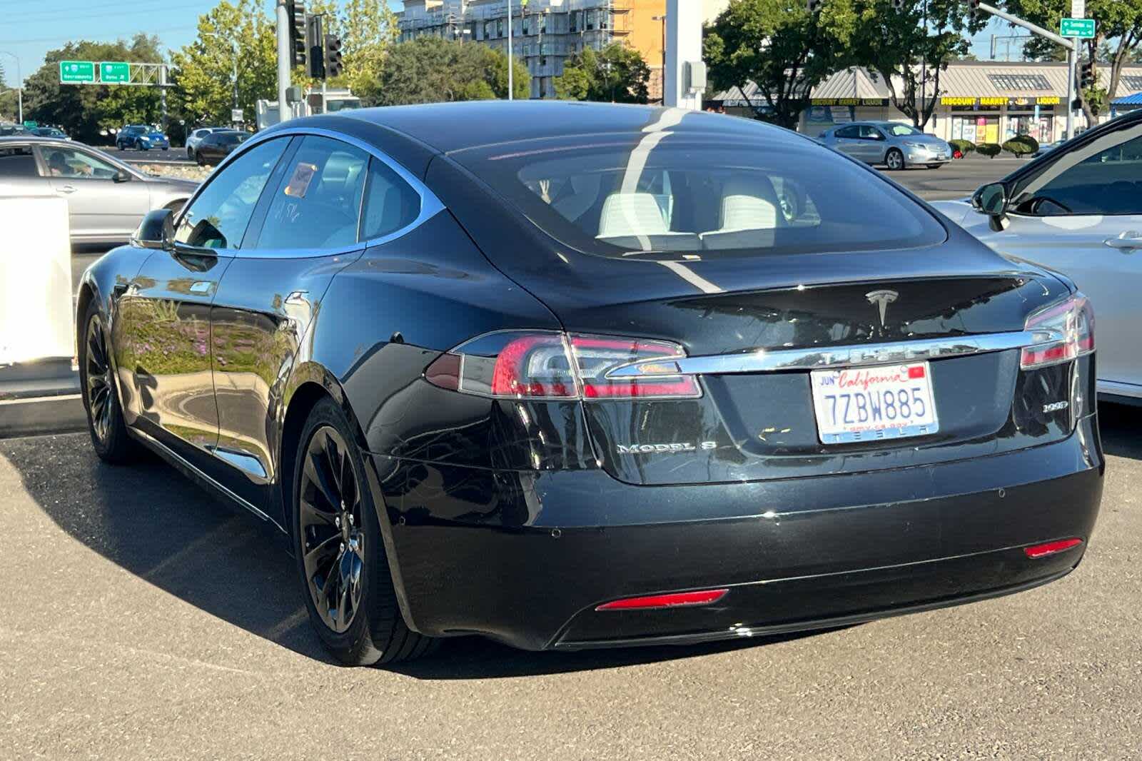 Thumbnail: 2017 Tesla Model S - 4