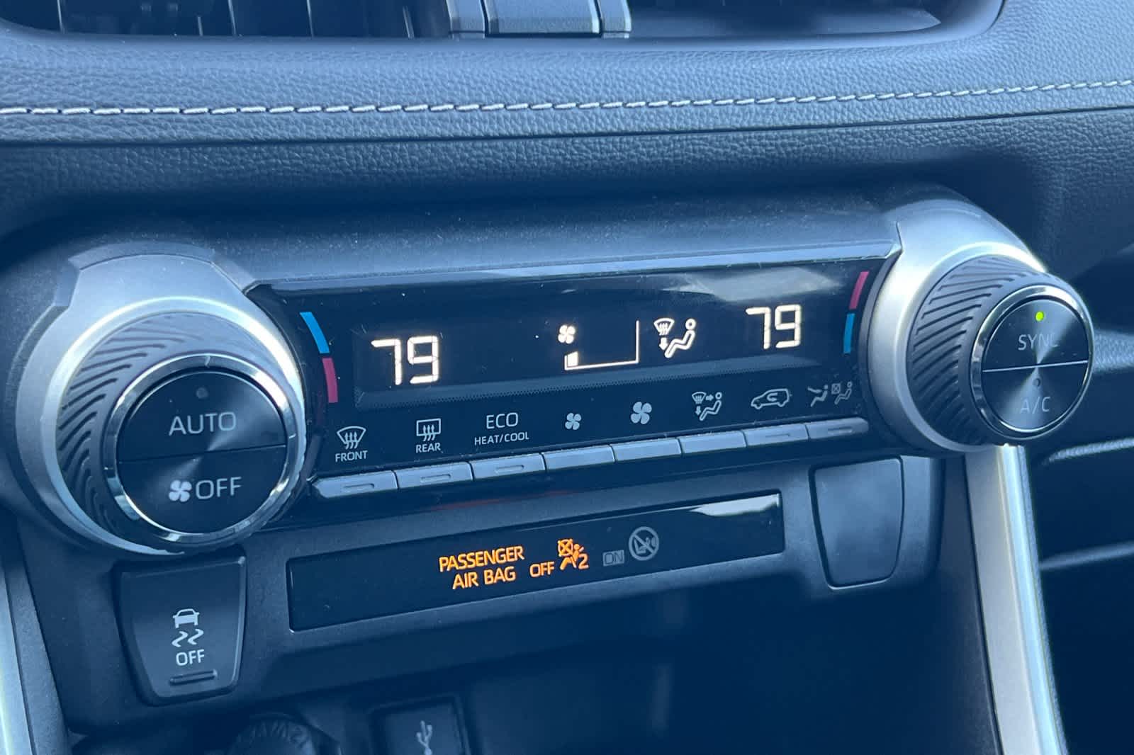 Thumbnail: 2022 Toyota RAV4 - 22