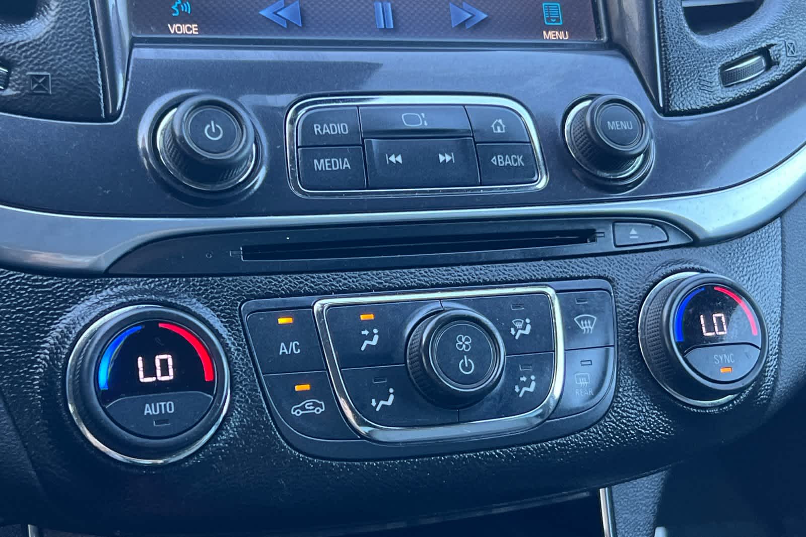 Thumbnail: 2014 Chevrolet Impala - 21