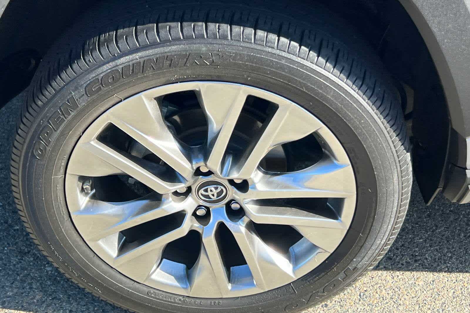 2019 Toyota RAV4 Limited 14